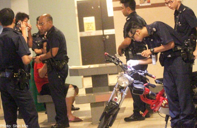 Polisi Tangkap Remaja Bersekuter Listrik