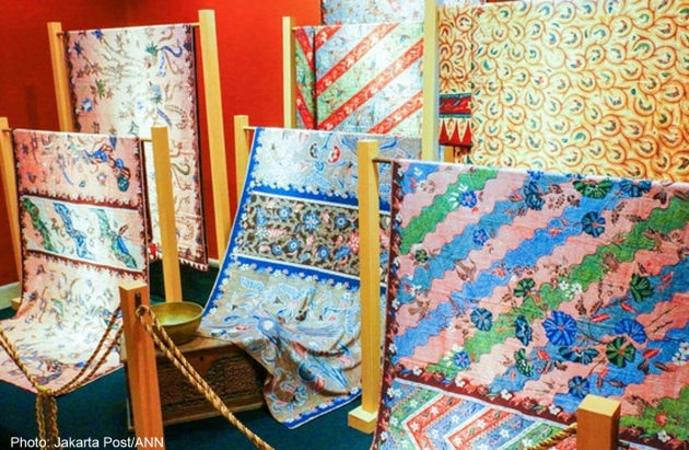 Yuk, Belanja Batik Warna-Warni di Surabaya