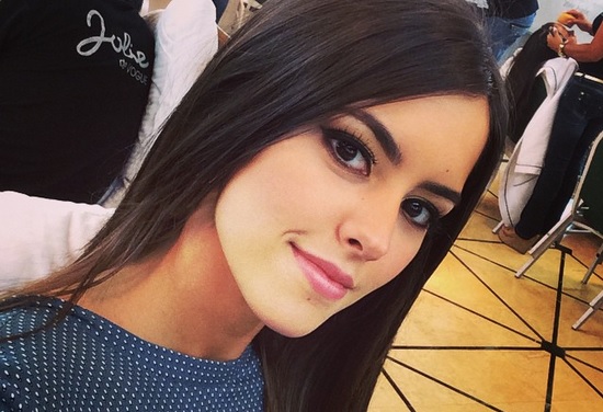 5 Pose Seksi Miss Universe 2015 Paulina Vega