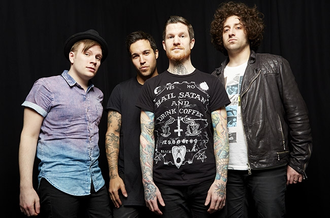 One Direction Pastikan Batal Nyanyikan Lagu Fall Out Boy