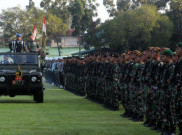 Di Tengah Kegaduhan Politik, Mungkinkah TNI Ambil Alih Kekuasaan?