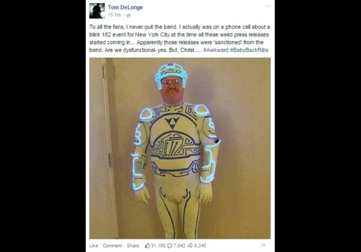 Bantah Cabut Dari Blink 182, Akun FB Tom Delonge Banjir Caci Maki Fans Blink - 182