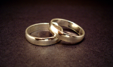 Ditinggal Mati Istri dan Suaminya, Duda-Janda ini Ikut Nikah Massal