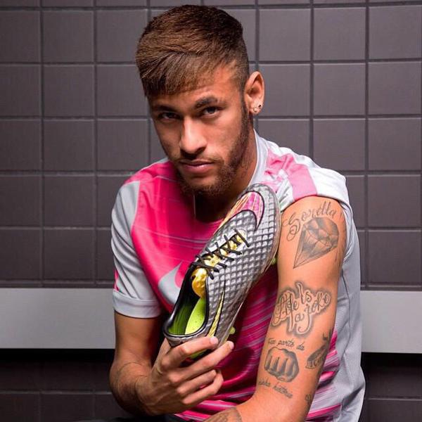 Sepatu Berlian Neymar