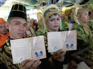 Pasangan Lulusan SMA ini Kembali Ikut Nikah Massal
