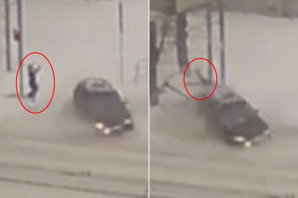 Wanita ini Lolos dari Maut Setelah Tertabrak Mobil