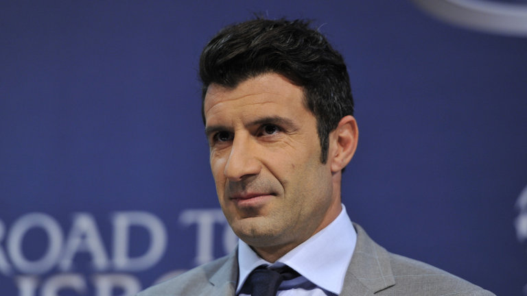 Figo Siap Calonkan Diri Jadi Presiden FIFA