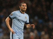 Berkunjung ke Chelsea, Lampard Tak Dapat Sambutan