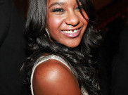 Anak Whitney Houston dalam Keadaan Koma