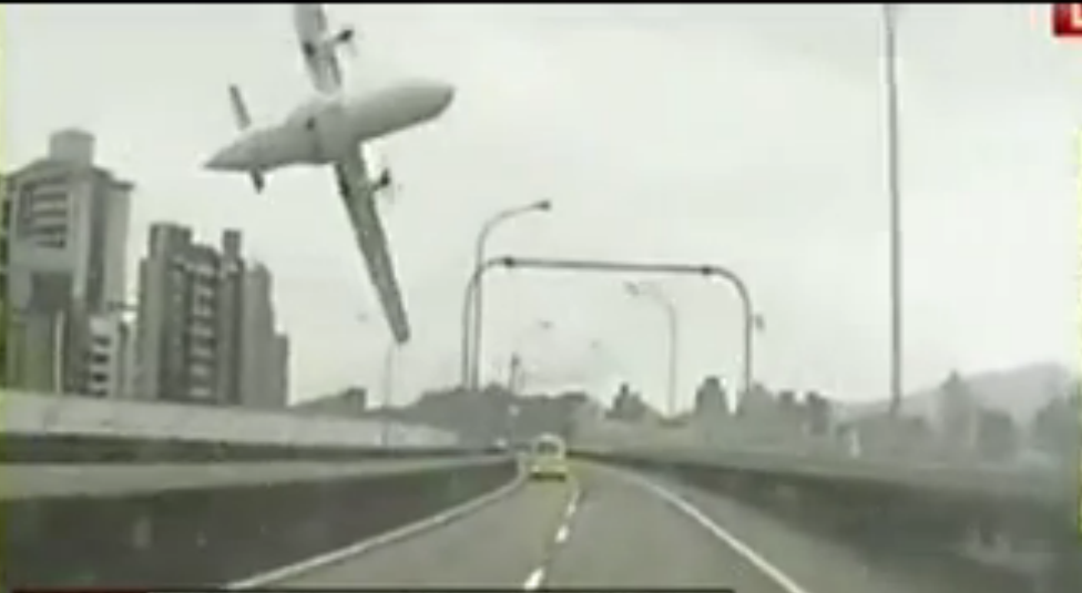 Video Jatuhnya Pesawat Taiwan TransAsia Beredar di Internet