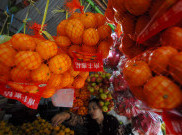 Jelang Imlek Harga Buah Naik