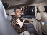 Palsukan Dokumen, Mahfud MD Tetap Bela Abraham Samad