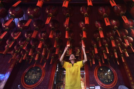 Hikmah Rayakan Imlek di Vihara