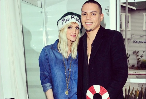 Ashlee Simpson Bahagia Hamil Anak Perempuan
