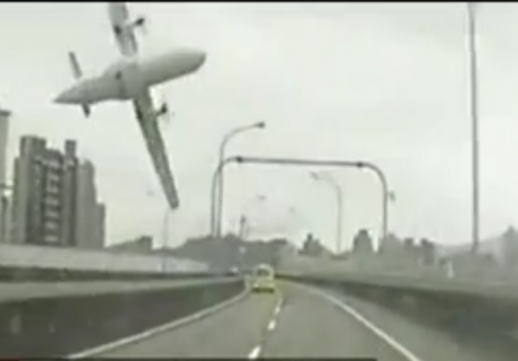 Pesawat TransAsia Jatuh Karena Masalah Mesin