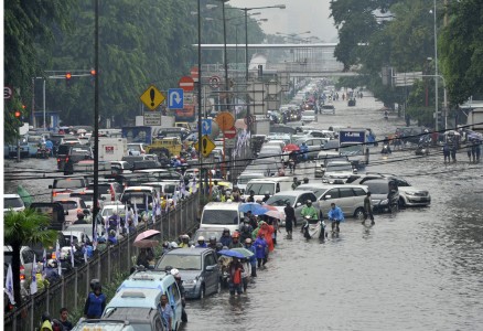 Jakarta Banjir, Beberapa Artis Panik
