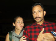 Tora Sudiro Bereksperimen dengan Kumisnya