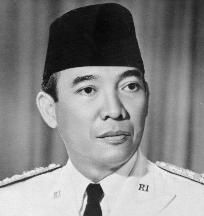 Kisah Bung Karno Suka Pakai Celana Kolor Putih