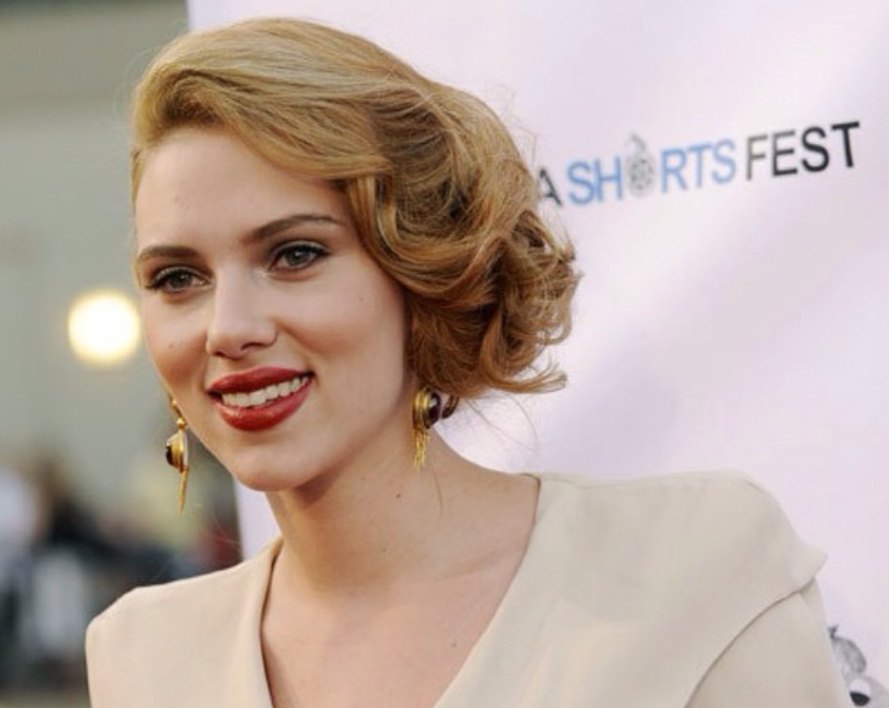 Teringat Masa Lalu, Scarlett 'Black Widow' Bantu Berantas Kelaparan