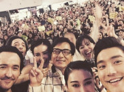 Potret Kebersamaan Siwon Suju Dengan Penggemar