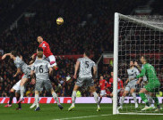Dua Gol Smalling Bungkam Burnley