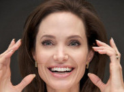Angelina Jolie jadi Sutradara Film Marvel?