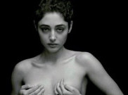 Berpose Topless, Artis Iran Dicekal