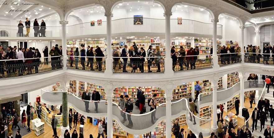 Toko Buku Termegah di Roma
