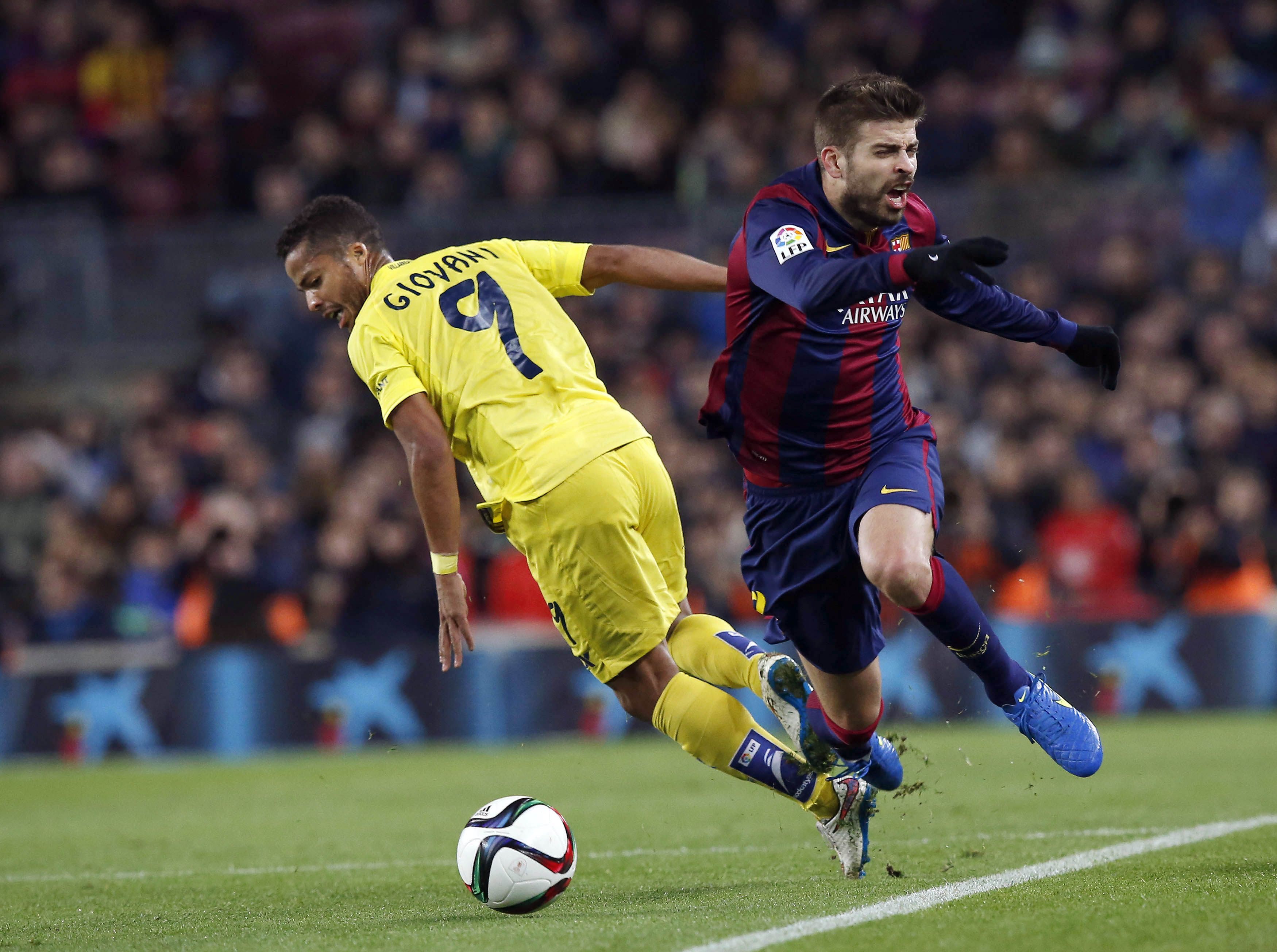 Gerard Pique Berniat Gantung Sepatu di Barcelona