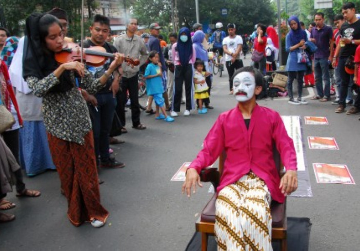 Melawan Lupa, Mengenang Inggit Garnasih