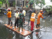 295 Personel Gabungan Bersihkan Waduk Pejagalan
