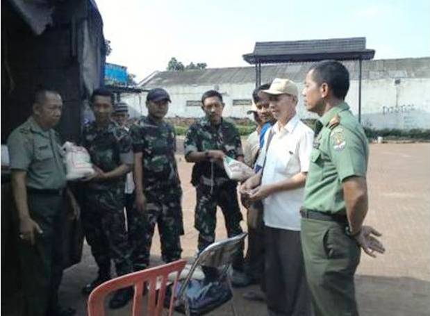 Koramil 06 Ciputat Lakukan Operasi Pasar Beras Murah