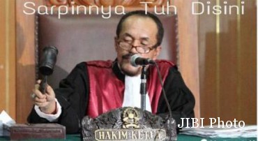 Meme Kocak Putusan Hakim Sarpin