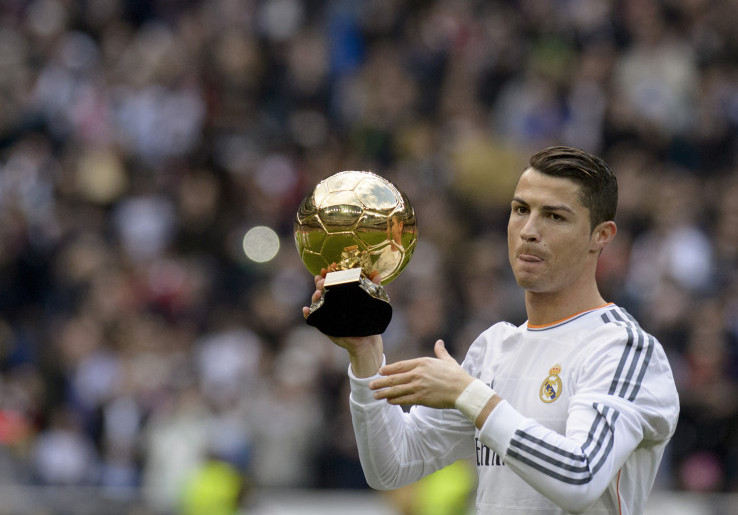 3 Bintang Sepakbola Dunia Dihadiahi iPhone 6 Emas 24 Karat