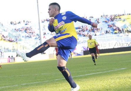 Cristian Gonzales Segera Hengkang dari Arema Cronus?