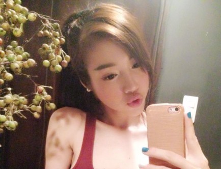 Gadis Vietnam Gaet Fansnya Lewat Foto Seksi