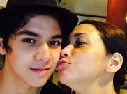 Al Ghazali Unggah Foto Mesra Dhani dan Maia