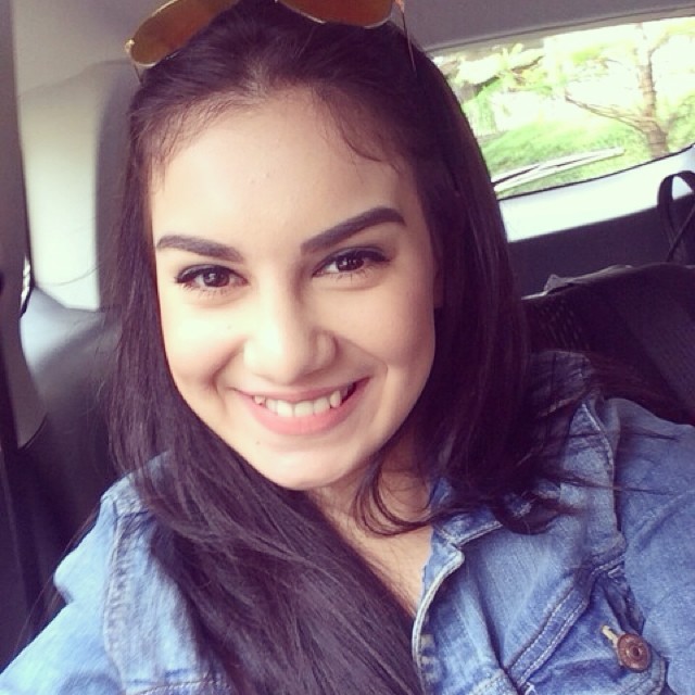 Irish Bella Bintang Muda yang Seksi