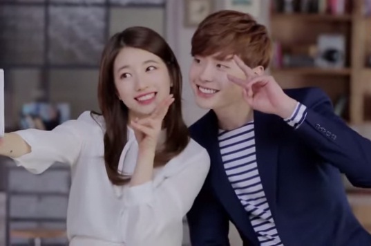 Suzy Miss A dan Lee Jong Suk Tampil Mesra 