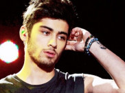 Zayn Malik Tumbang Ditengah Konser One Direction, Ada Apa? 