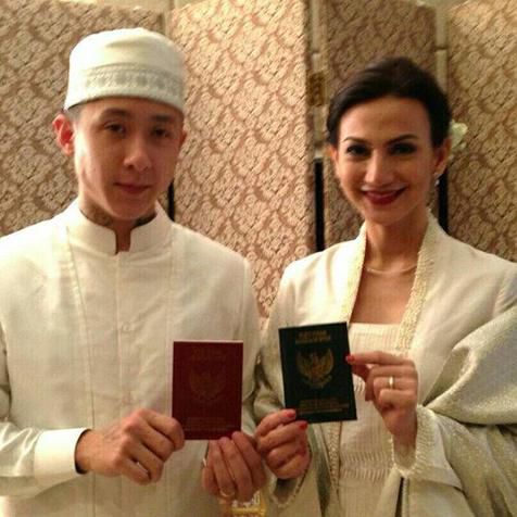 Wanda Hamidah Diam-Diam Nikahi Pria Berondong