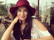 Cantiknya Irish Bella Berhijab