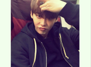 5 Pose Imut Lee Jong Suk