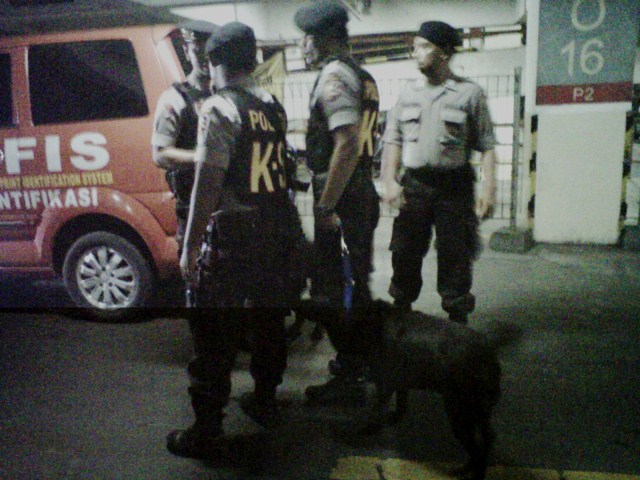 Bom di Depok Masih Aktif