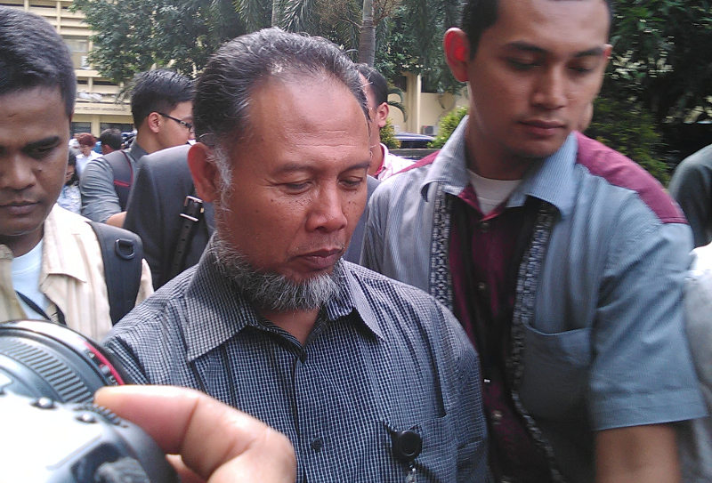 BW Tersenyum Tanggapi Kesaksian Akil Mochtar