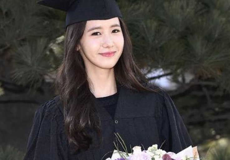Resmi Sarjana, Kelulusan Yoona SNSD jadi Trending Topic
