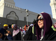 Cantiknya Bunda Maia Berhijab