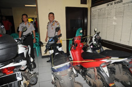 Sudah Teriak Minta Ampun, Warga Tetap Bakar Hidup-Hidup Pembegal Motor