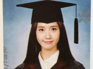 Yoona SNSD Resmi Jadi Sarjana