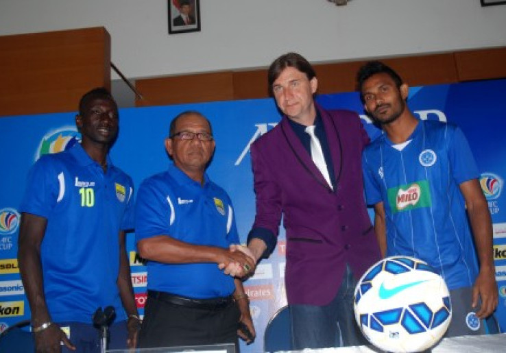 Pelatih Persib Acungi Jempol kepada Yandi Sofyan